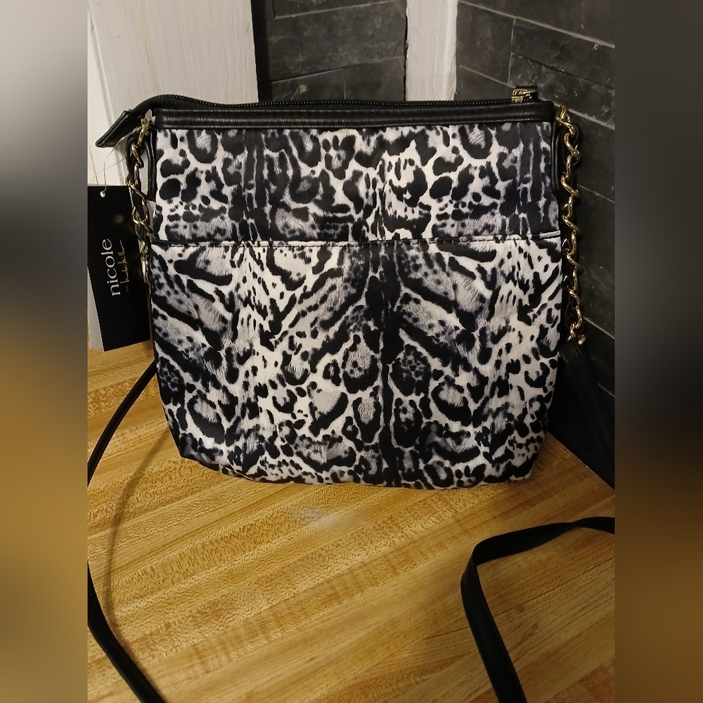 Nicole Miller NWT Leopard Crossbody Bag - Picture 3 of 8